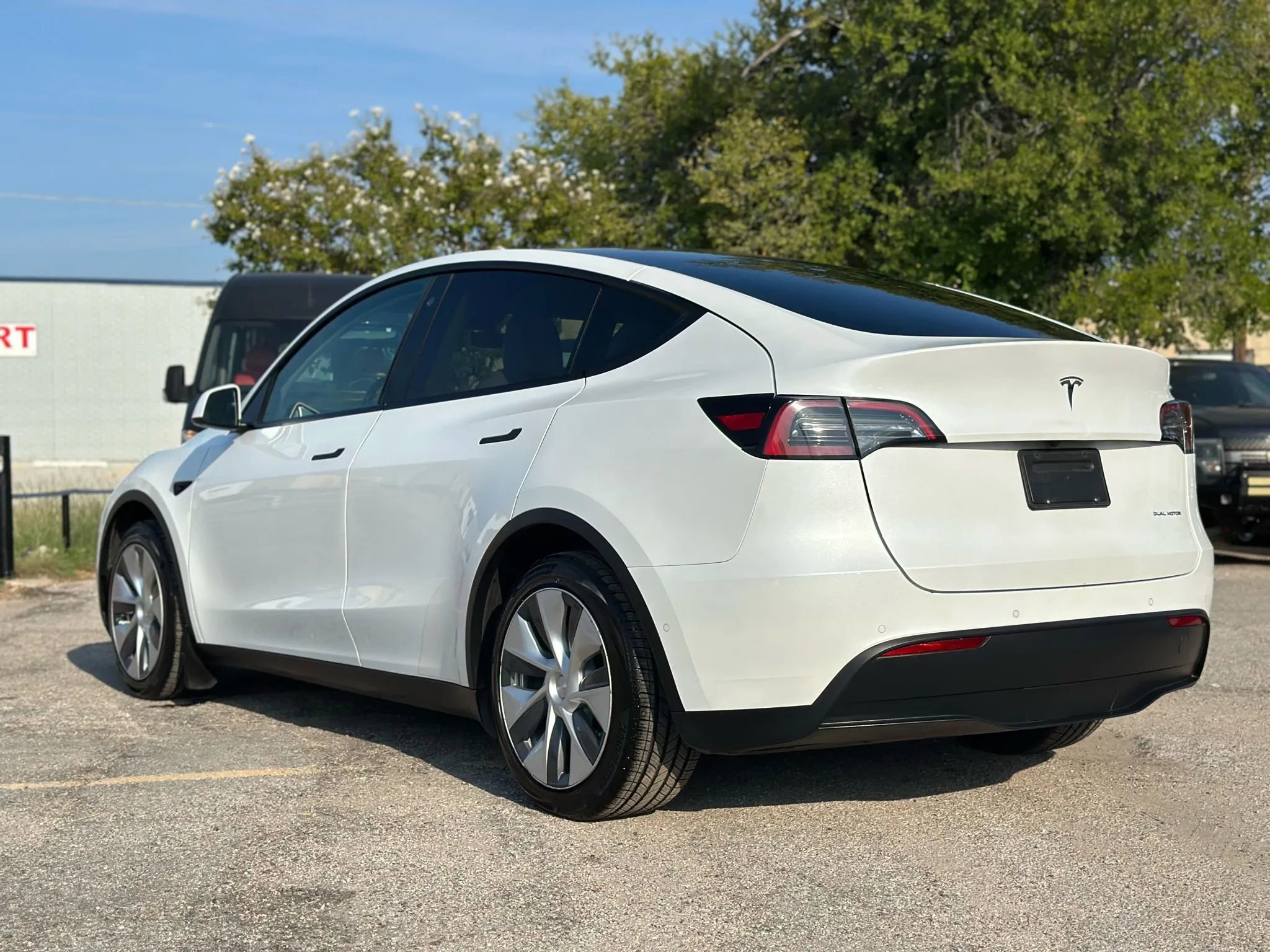 Used 2021 Tesla Model Y Long Range image 4