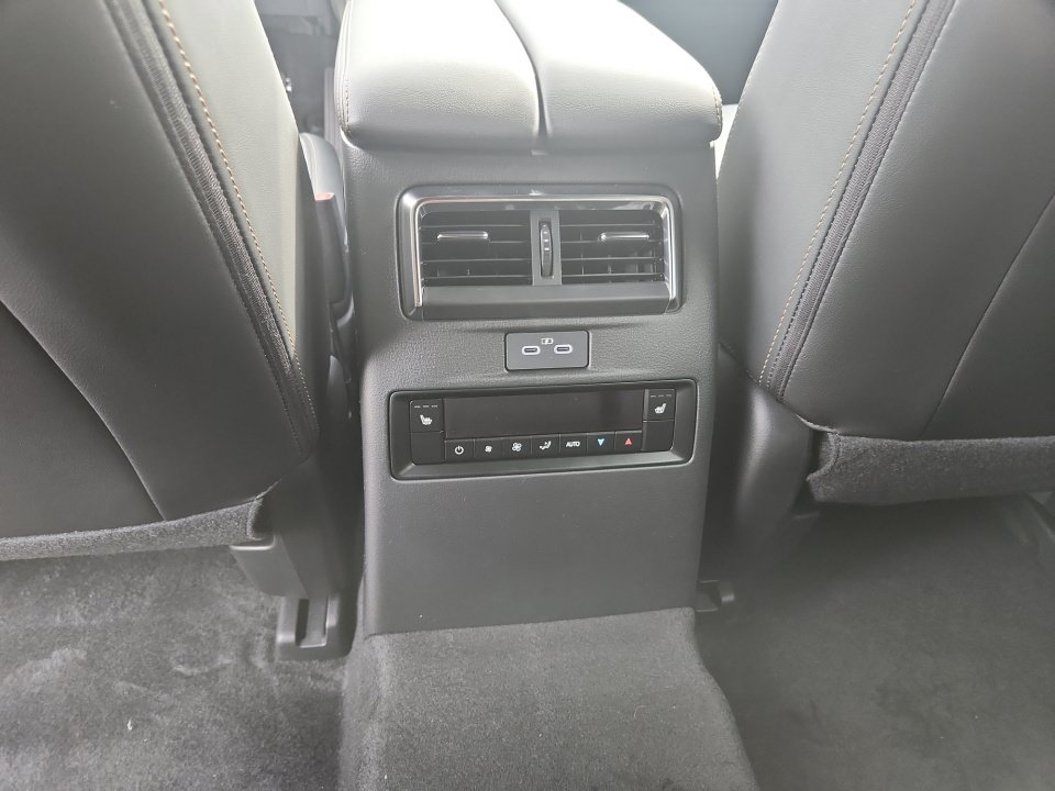 New 2025 MAZDA CX-70 Plug-In Hybrid w/ Premium Plus AWD/4WD image 14