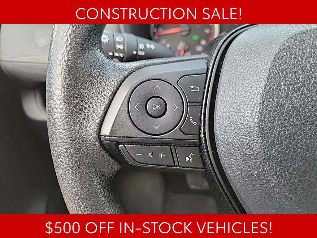 Used 2021 Toyota RAV4 XLE AWD/4WD image 25