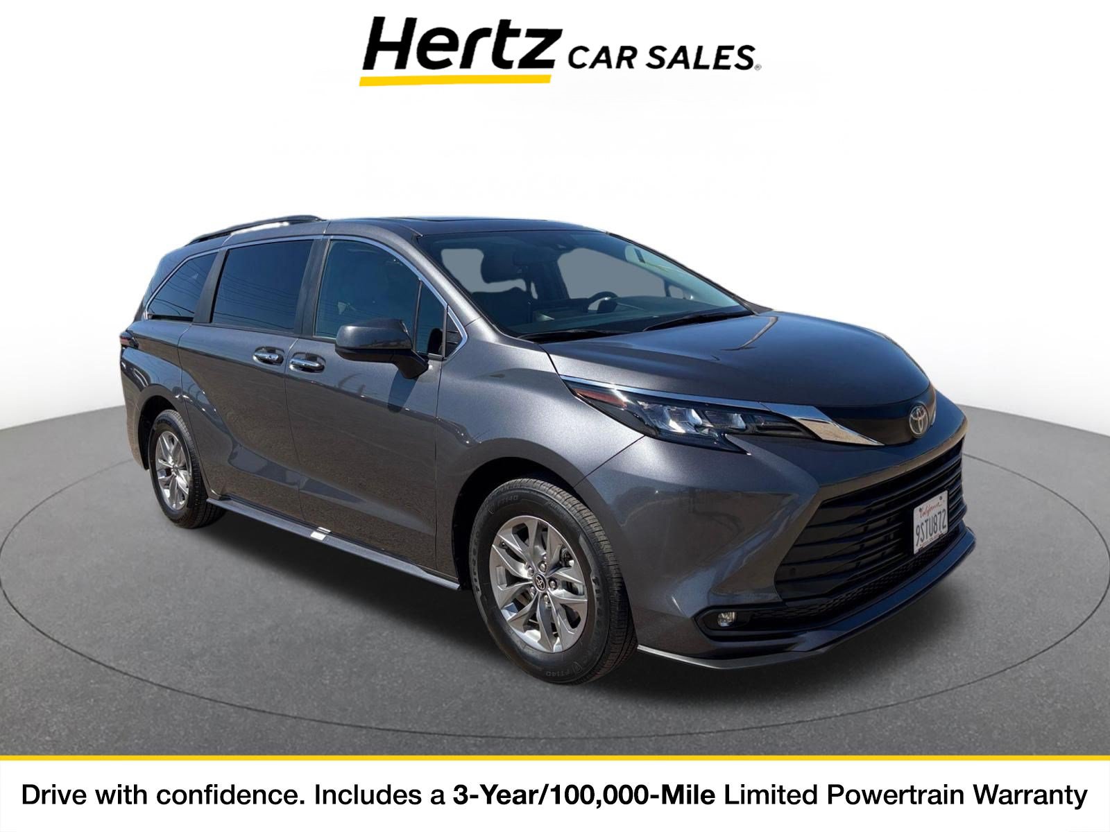 Used 2025 Toyota Sienna XLE FWD image 1
