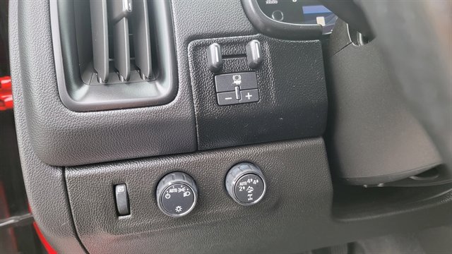 Used 2020 Chevrolet Colorado ZR2 image 24