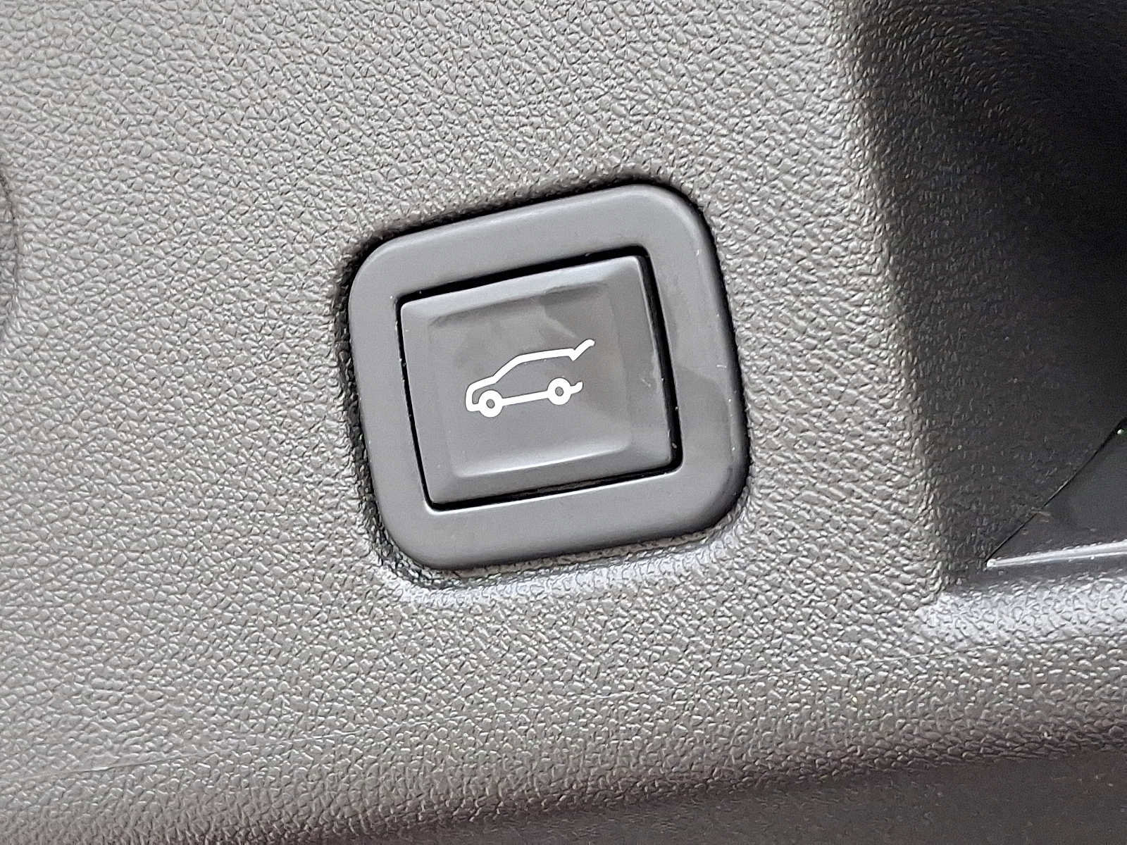 Used 2023 Chevrolet Equinox LT image 30