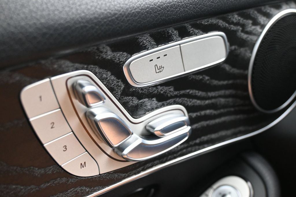 Used 2017 Mercedes-Benz GLC 300 4MATIC image 41