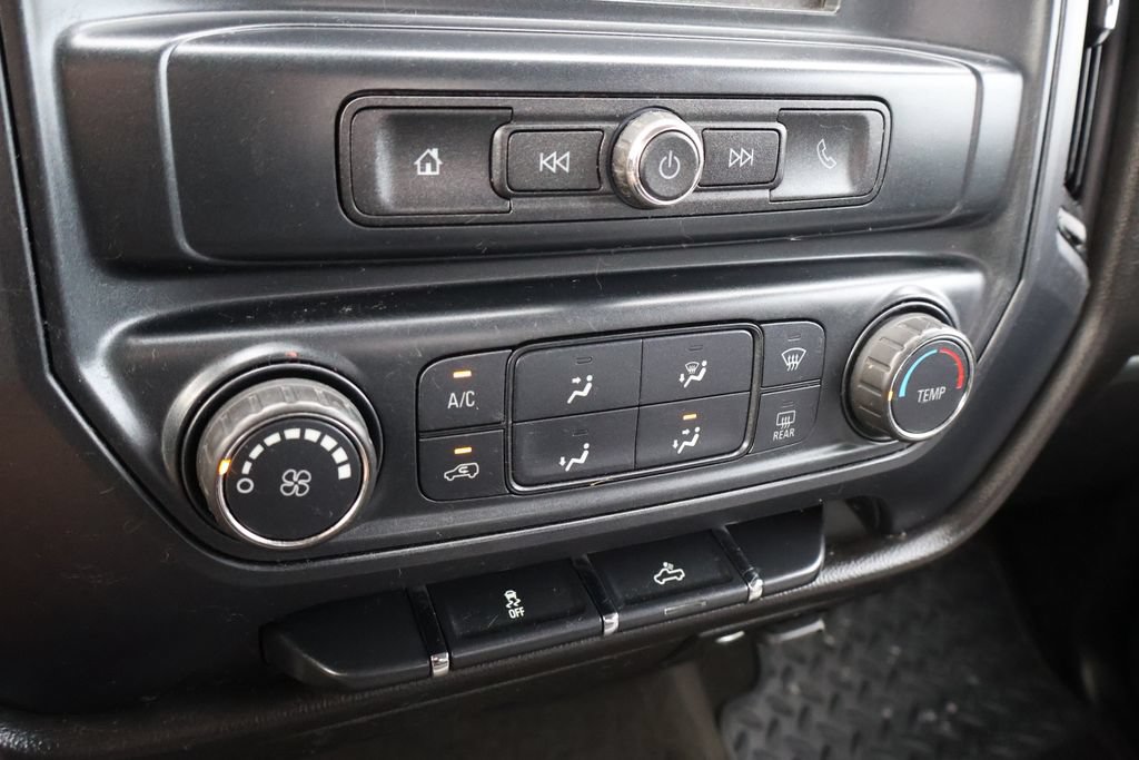 Used 2018 Chevrolet Silverado 1500 Custom w/ Custom Value Package AWD/4WD image 25