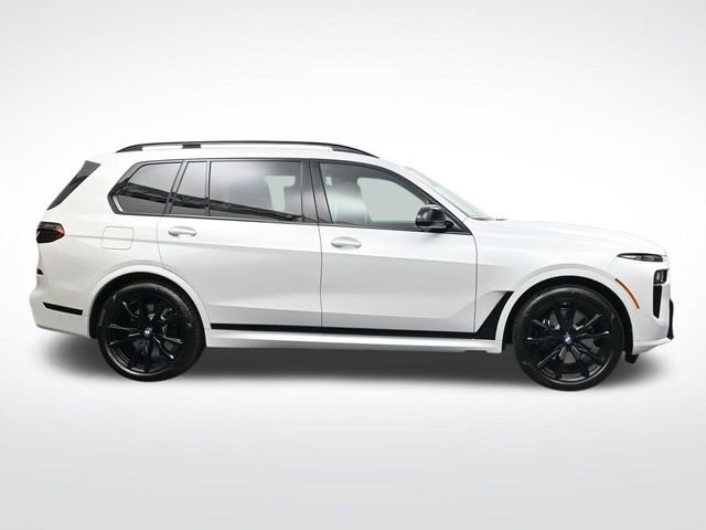 New 2026 BMW X7 M60i image 3