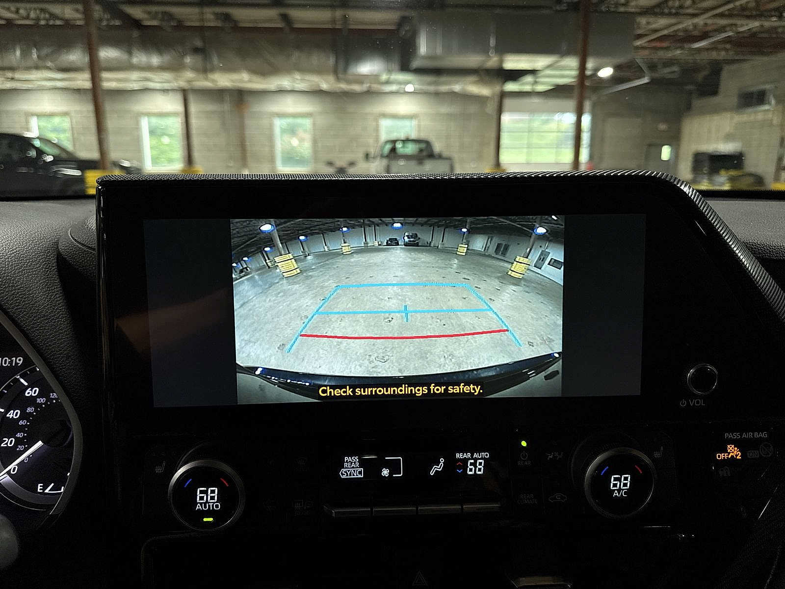 Used 2023 Toyota Highlander XSE AWD/4WD image 25
