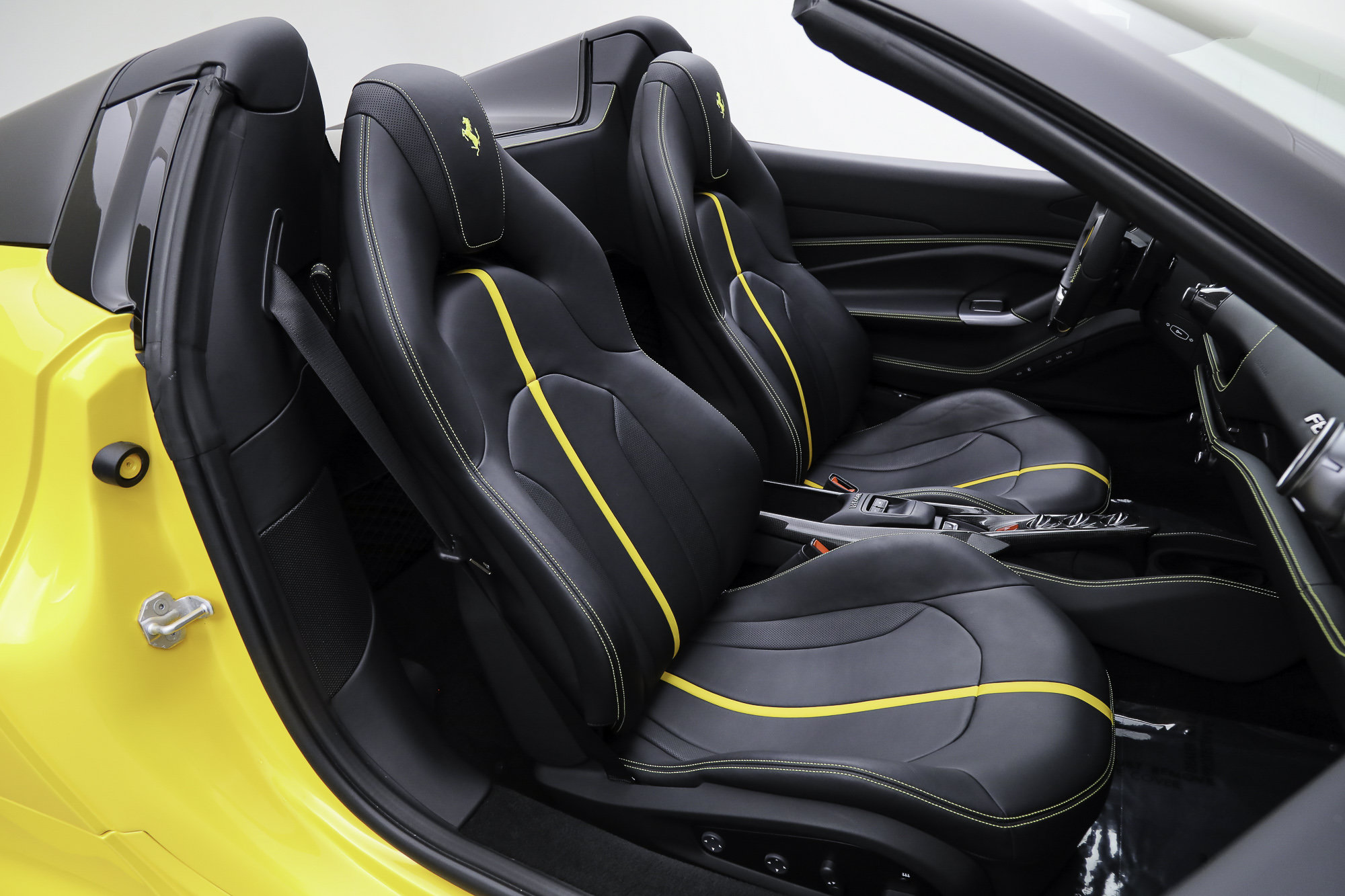 Certified 2022 Ferrari F8 Tributo RWD image 31