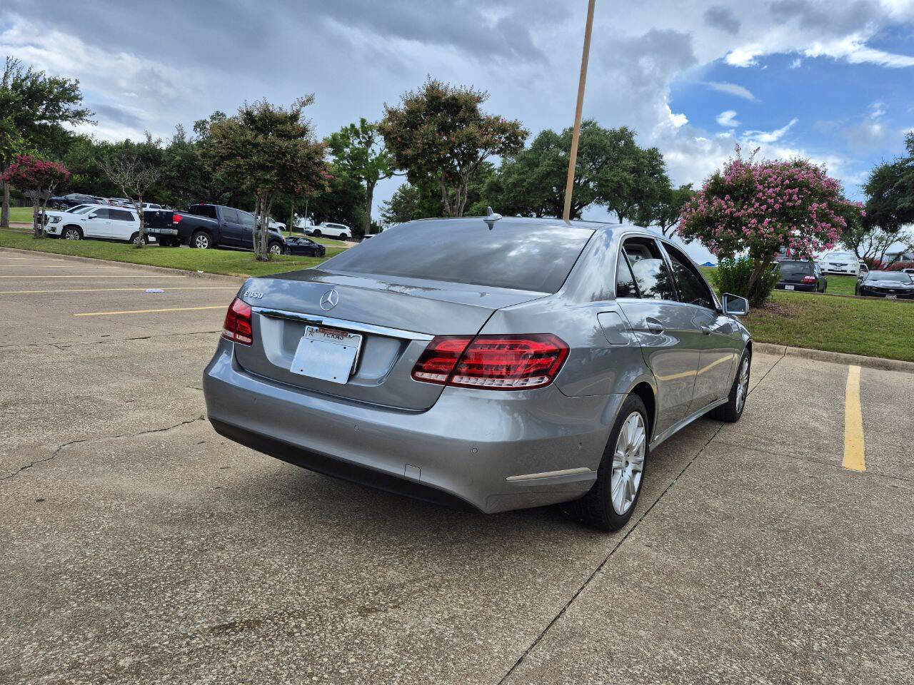 Used 2014 Mercedes-Benz E 350 Sedan image 7