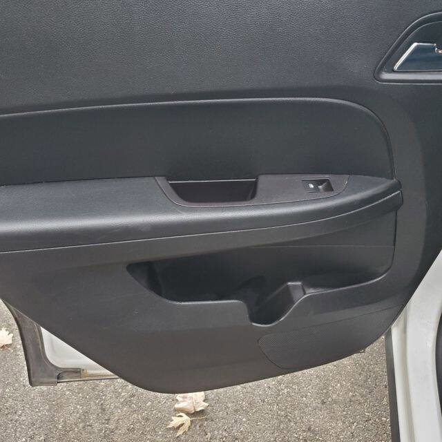 Used 2017 Chevrolet Equinox LT w/ Convenience Package image 37