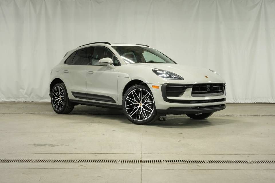 New 2026 Porsche Macan AWD/4WD image 9