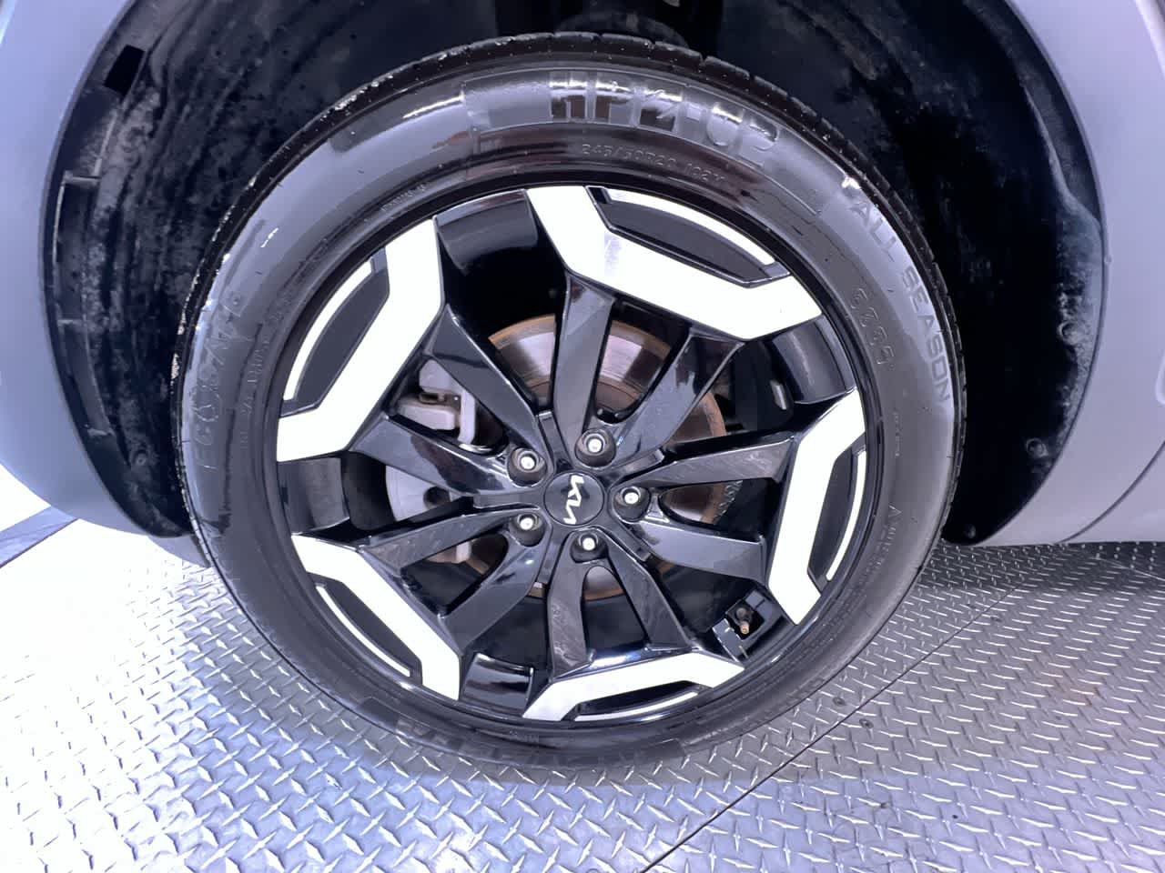 Used 2025 Kia Telluride S FWD image 10