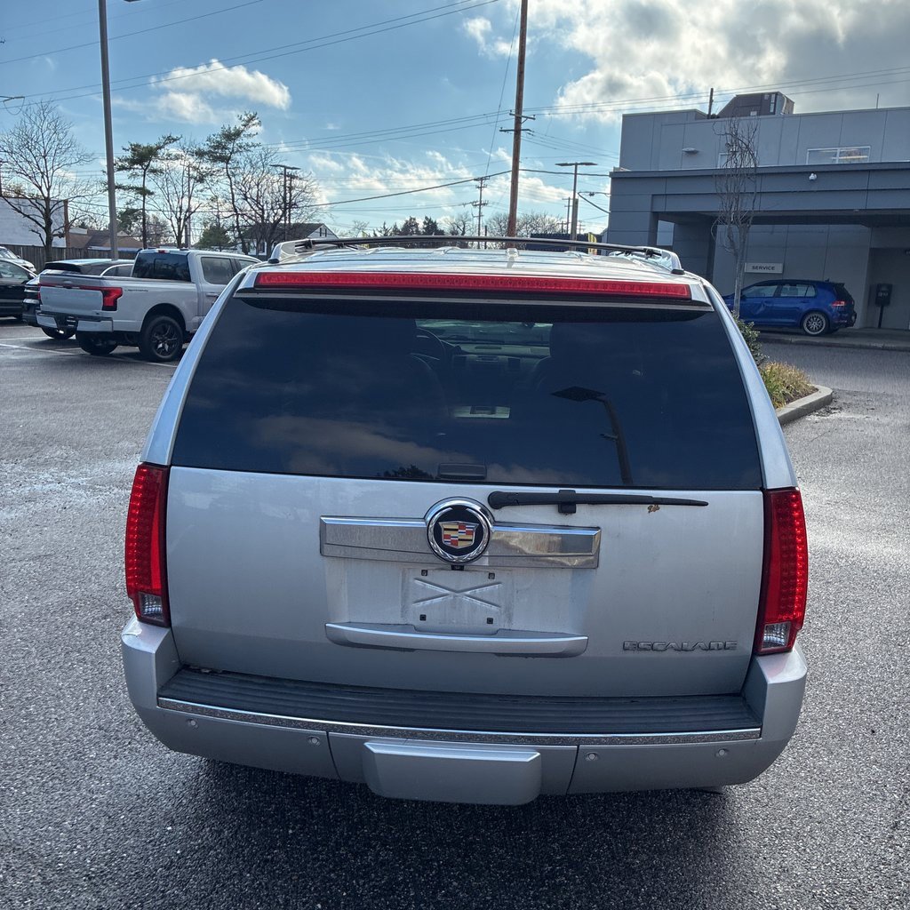 Used 2013 Cadillac Escalade Luxury image 10