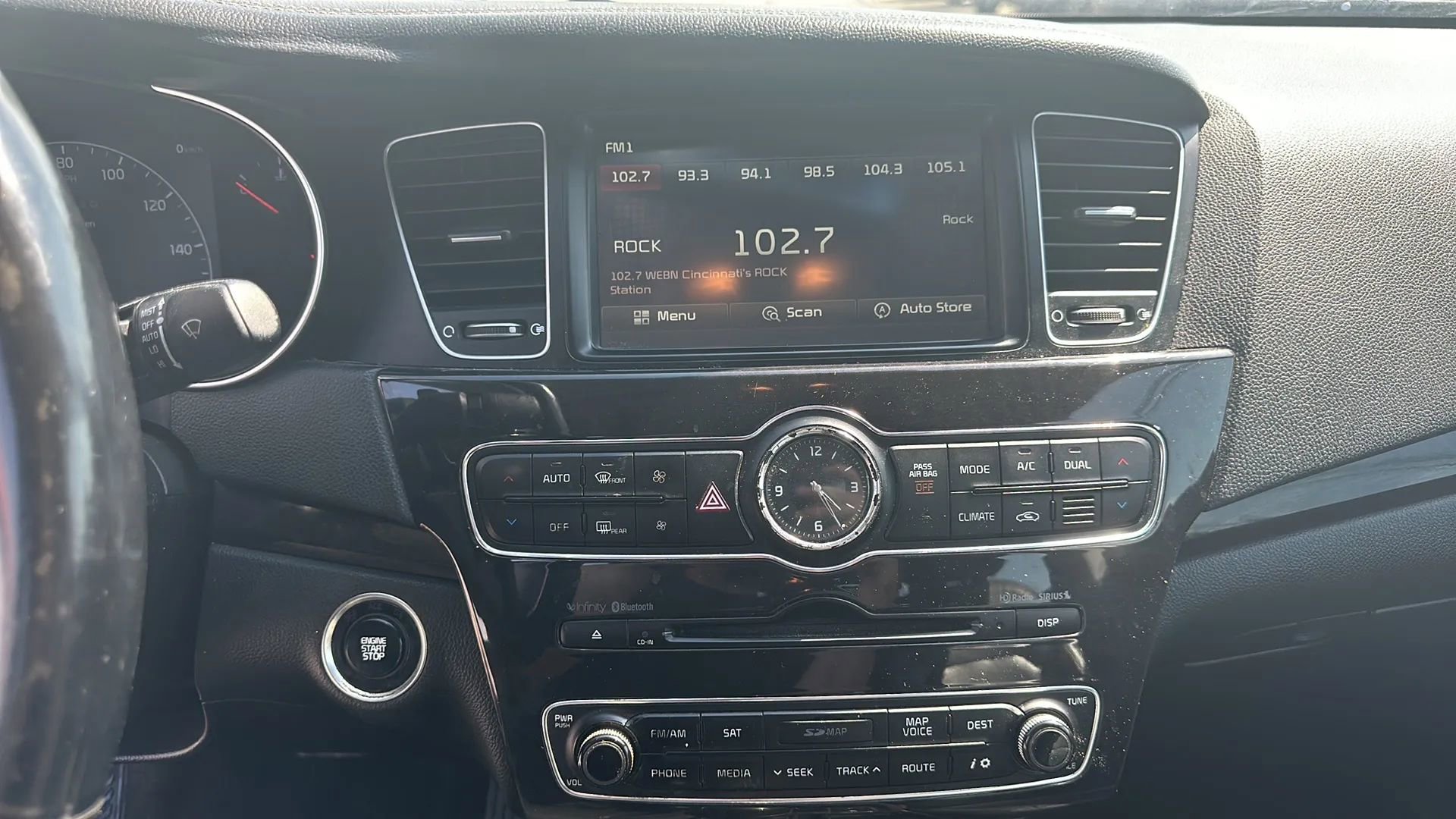 Used 2016 Kia Cadenza Premium image 11