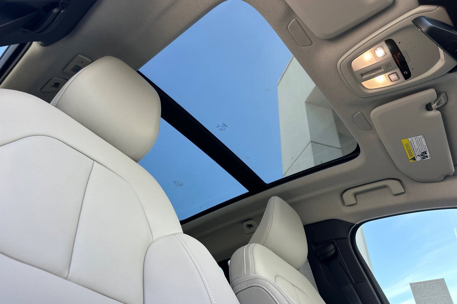 New 2026 Volvo XC40 B4 Plus w/ Climate Package FWD image 17