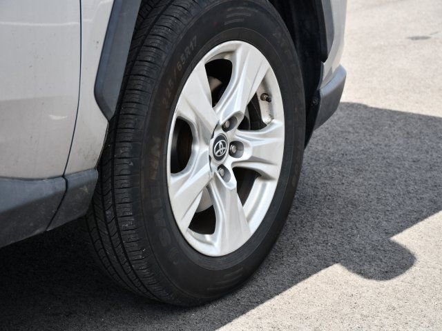 Used 2019 Toyota RAV4 LE w/ Carpet Mat Package image 20