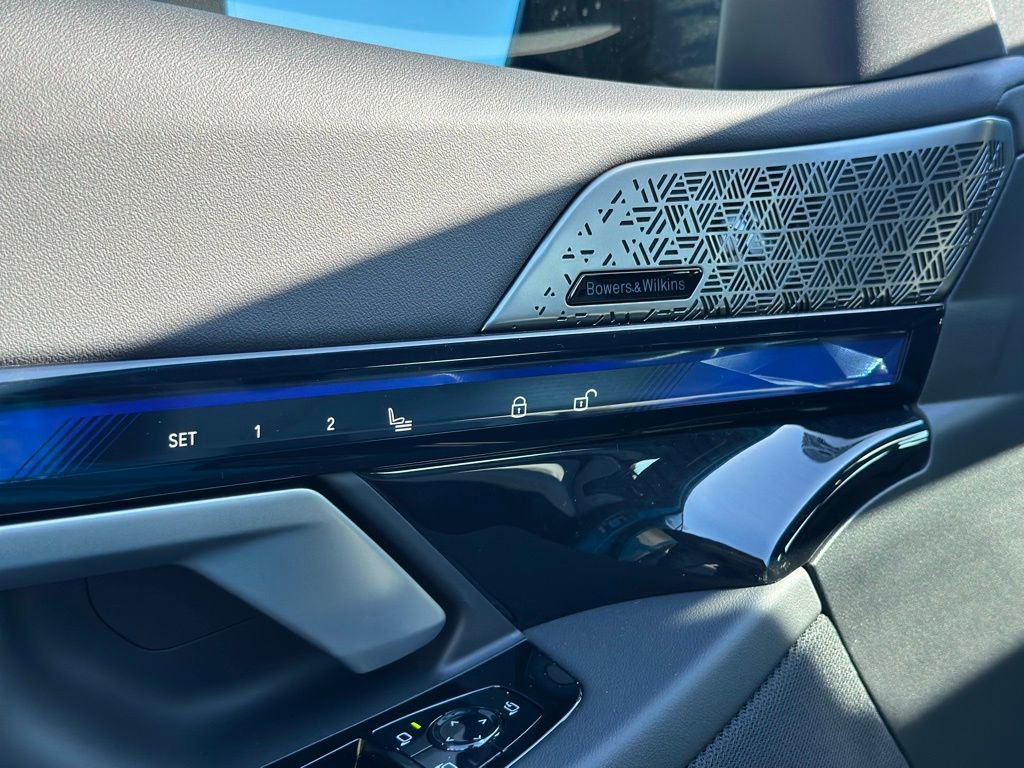 New 2026 BMW M5 w/ Executive Package image 22