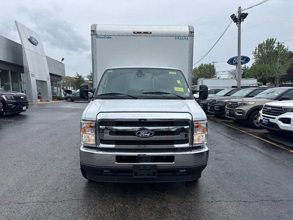 New 2027 Ford E-450 and Econoline 450 Super Duty RWD image 2