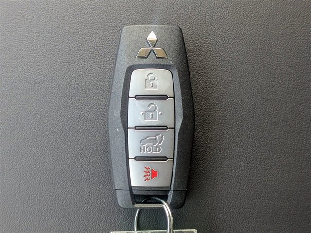 New 2026 Mitsubishi Outlander SE image 39