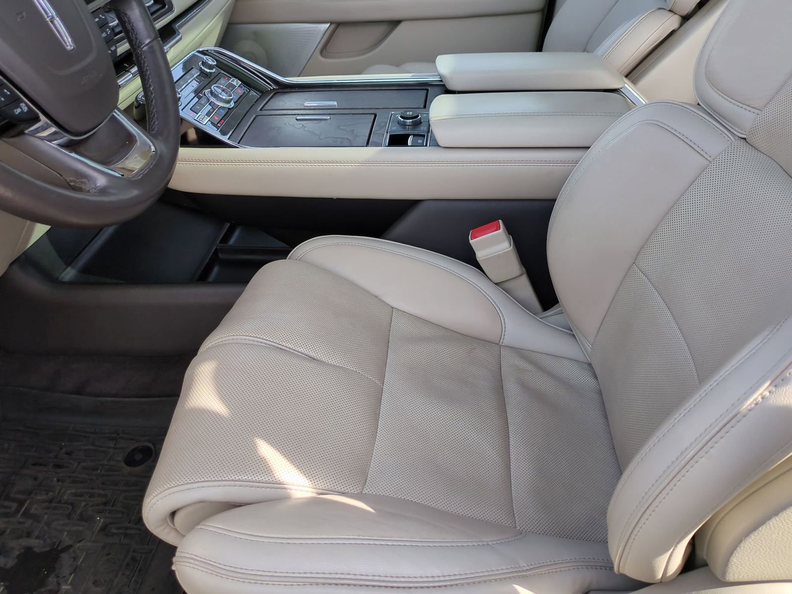 Used 2018 Lincoln Navigator L Reserve w/ Technology Package image 20