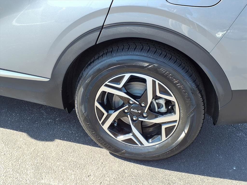 Used 2024 Kia Sportage LX image 26