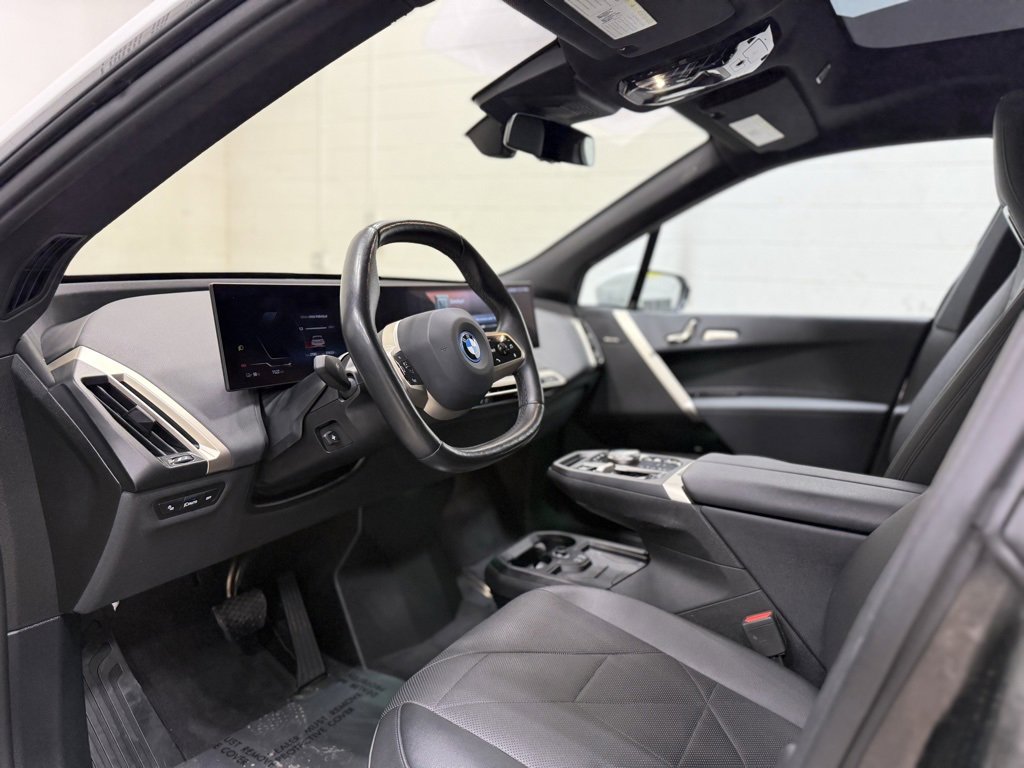 Used 2022 BMW iX xDrive50 w/ Premium Package image 15