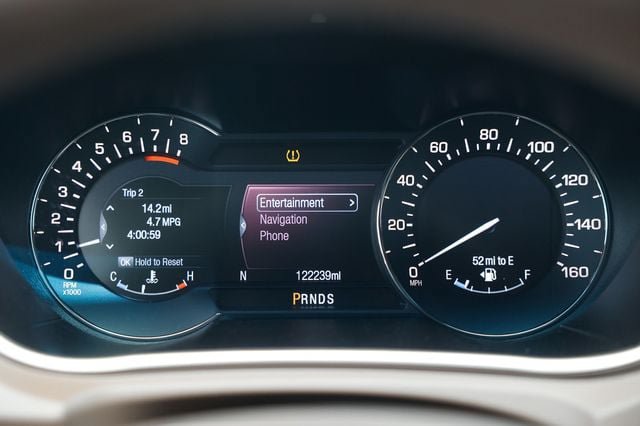 Used 2016 Lincoln MKX Reserve w/ Technology Package FWD image 32