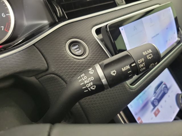 Used 2023 Land Rover Range Rover Evoque S AWD/4WD image 29