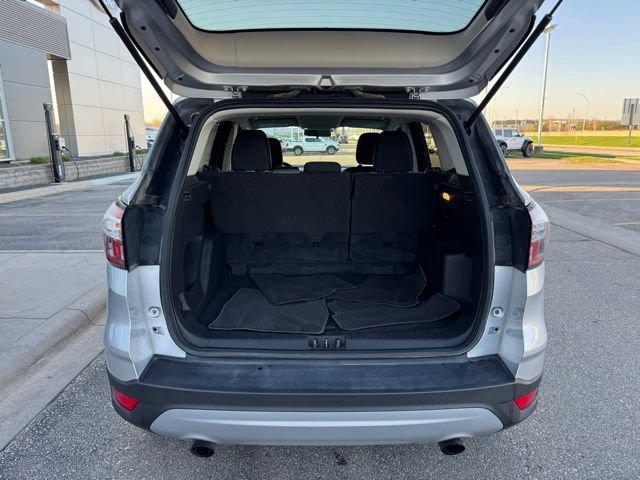 Certified 2018 Ford Escape SE w/ SE Sync 3 Package image 39