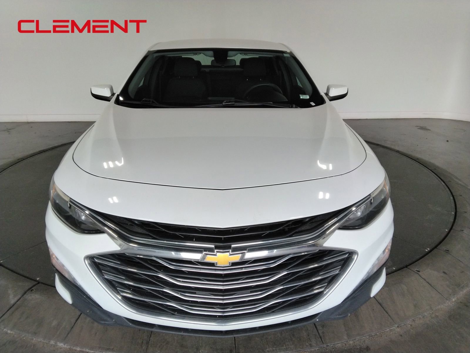 Used 2022 Chevrolet Malibu LT FWD image 2