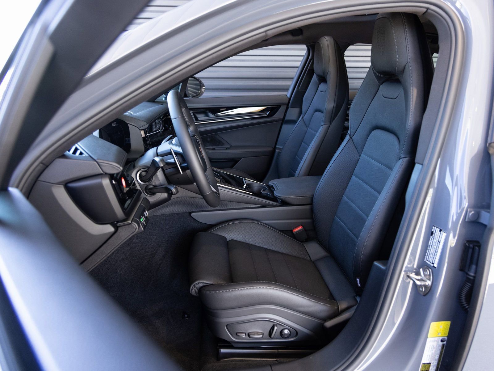 New 2026 Porsche Panamera 4 image 5