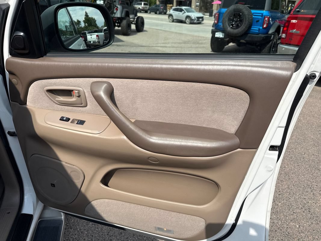 Used 2004 Toyota Sequoia SR5 AWD/4WD image 33