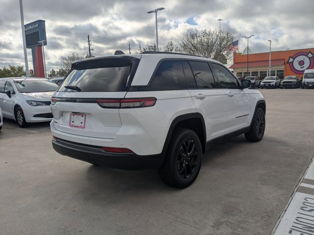 New 2026 Jeep Grand Cherokee Altitude image 2