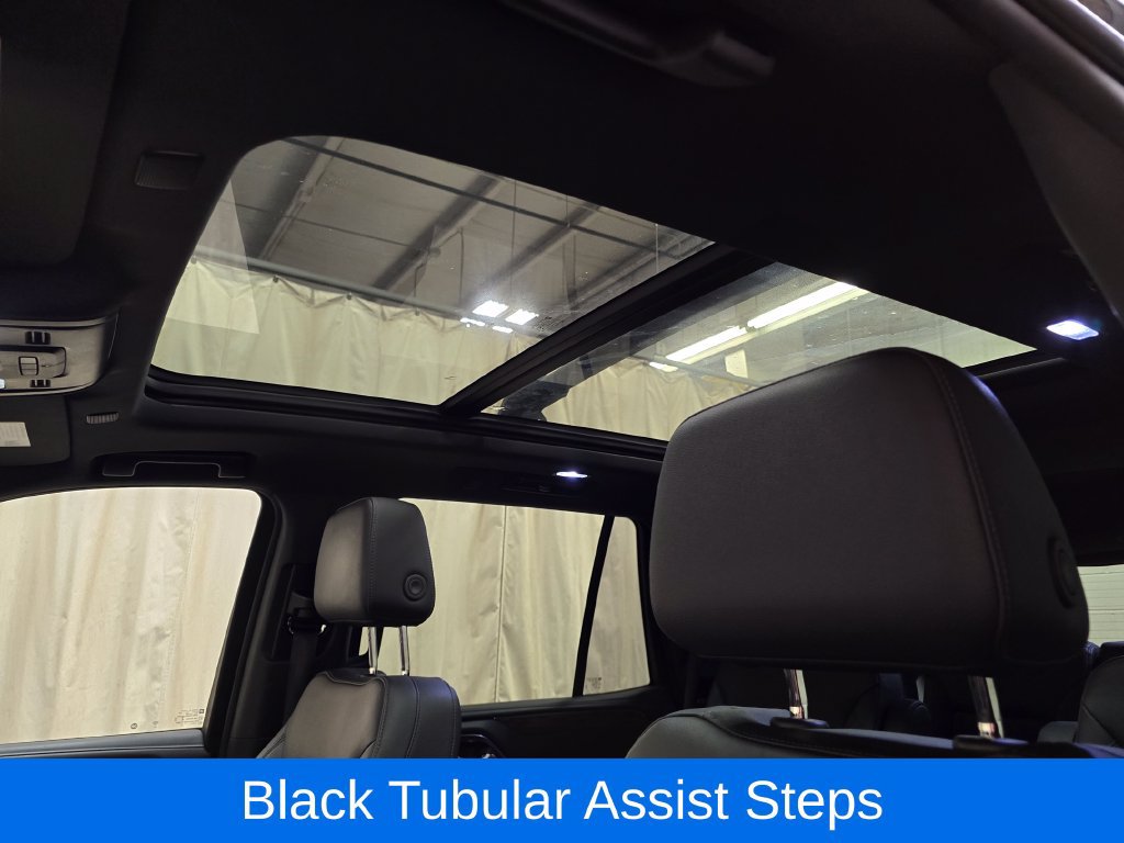 Used 2021 Chevrolet Tahoe Z71 w/ Luxury Package AWD/4WD image 29