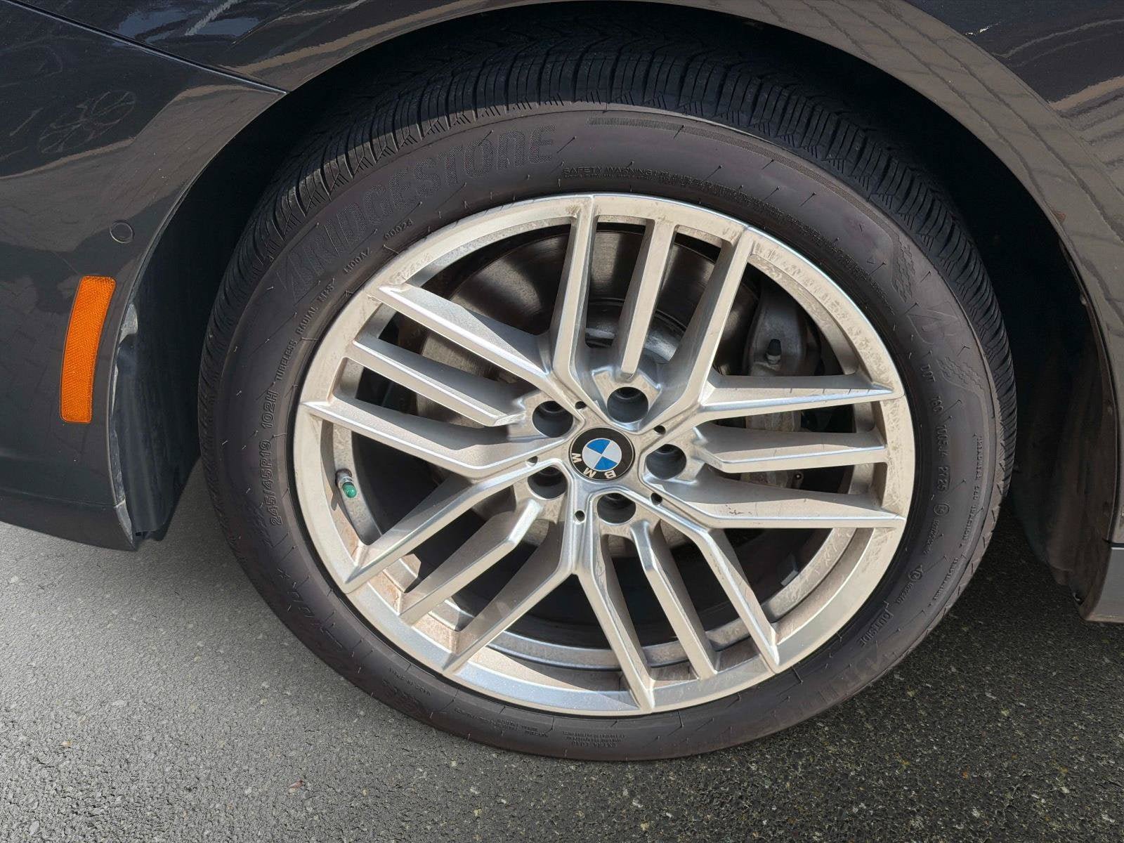 Used 2025 BMW 530i w/ Premium Package RWD image 10