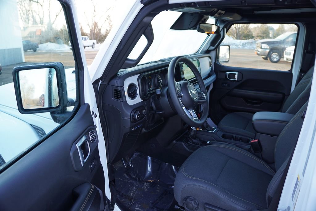 Certified 2025 Jeep Wrangler Unlimited Sahara w/ Safety Group image 14