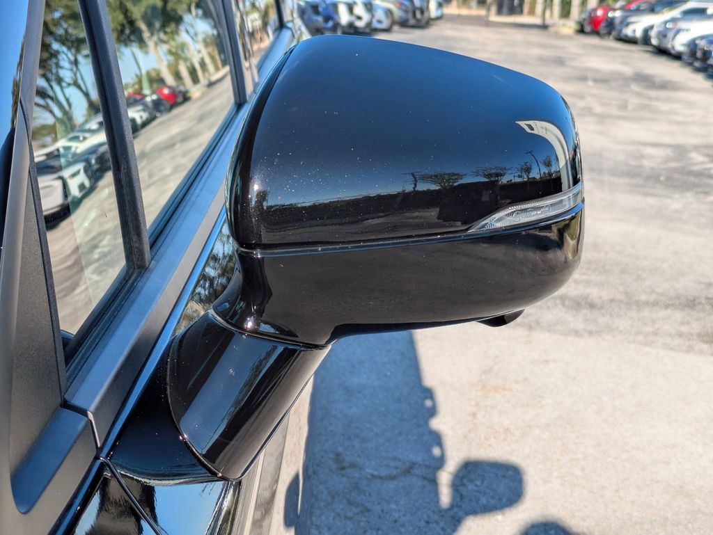 Used 2024 Kia Carnival SX Prestige image 11