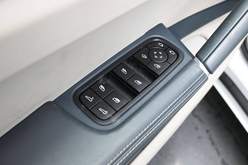 Certified 2023 Porsche Cayenne AWD/4WD image 9