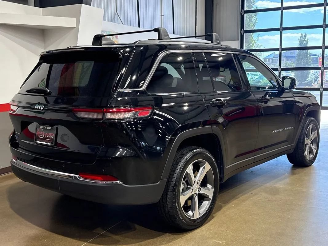 Used 2023 Jeep Grand Cherokee 4WD 4xe image 39