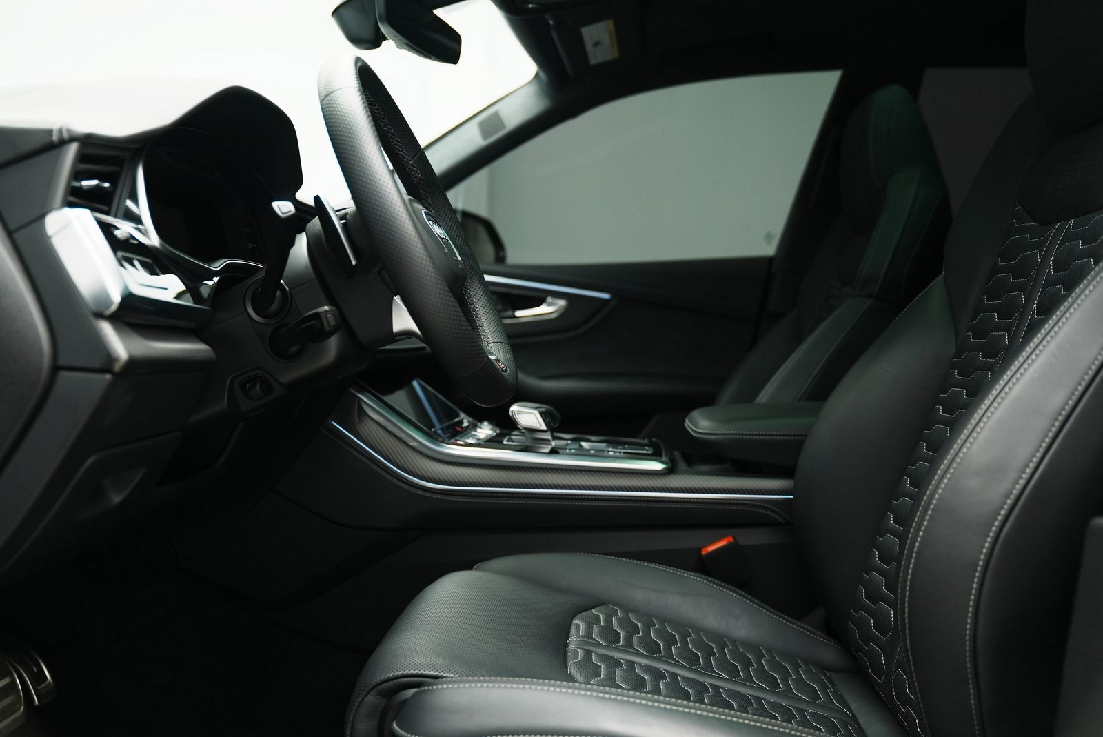 Used 2025 Audi RS Q8 performance image 22