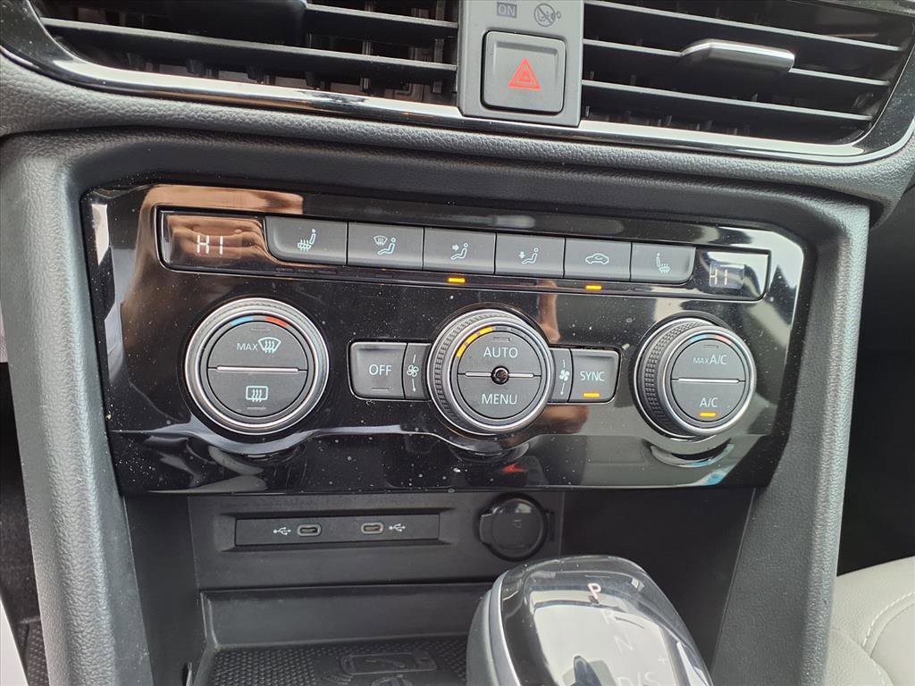 Certified 2024 Volkswagen Taos SE image 16