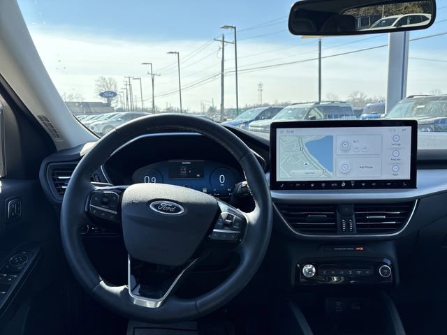 Certified 2023 Ford Escape Platinum w/ Class II Trailer Tow Package AWD/4WD image 29