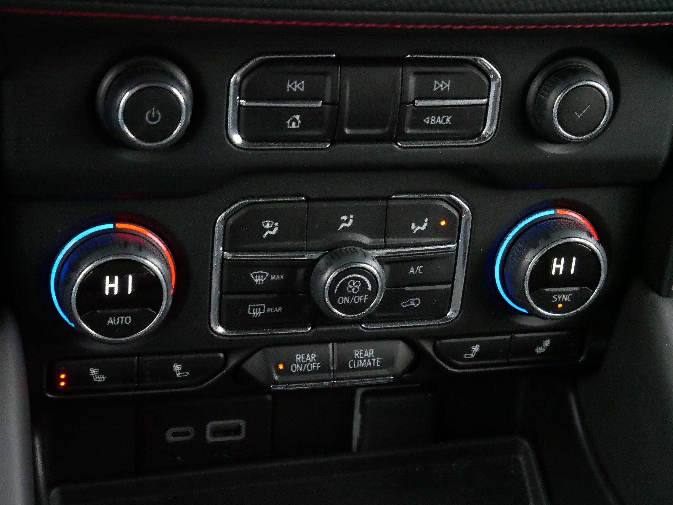 Used 2024 Chevrolet Tahoe RST w/ RST Performance Edition image 23