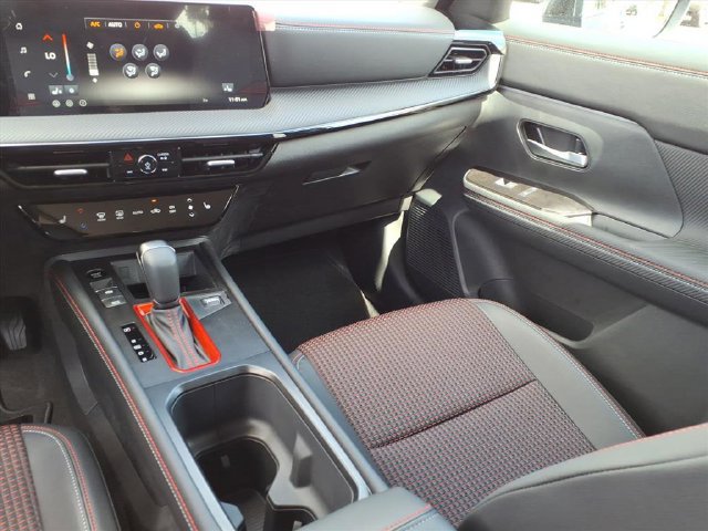 New 2026 Nissan Kicks SR w/ SR Premium Package FWD image 27