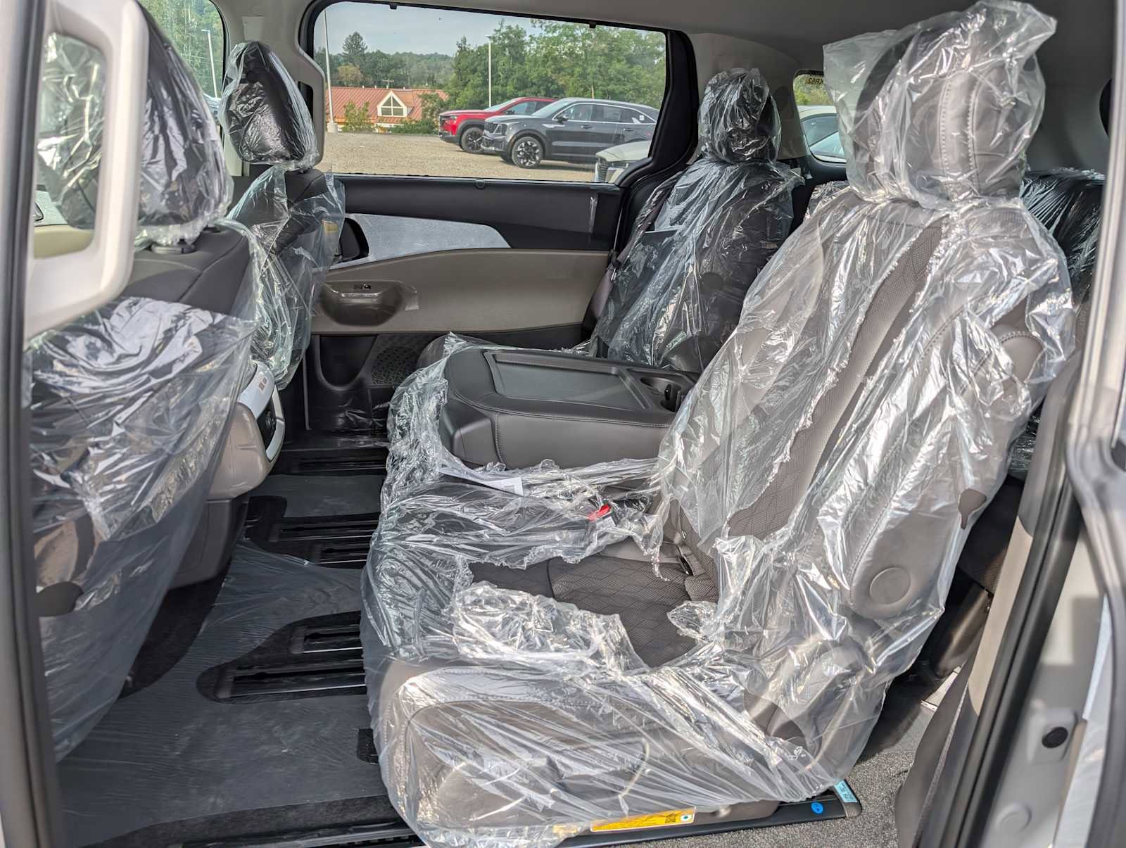 New 2026 Kia Carnival EX image 20