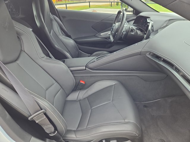 Used 2021 Chevrolet Corvette Stingray Coupe w/ 1LT RWD image 18