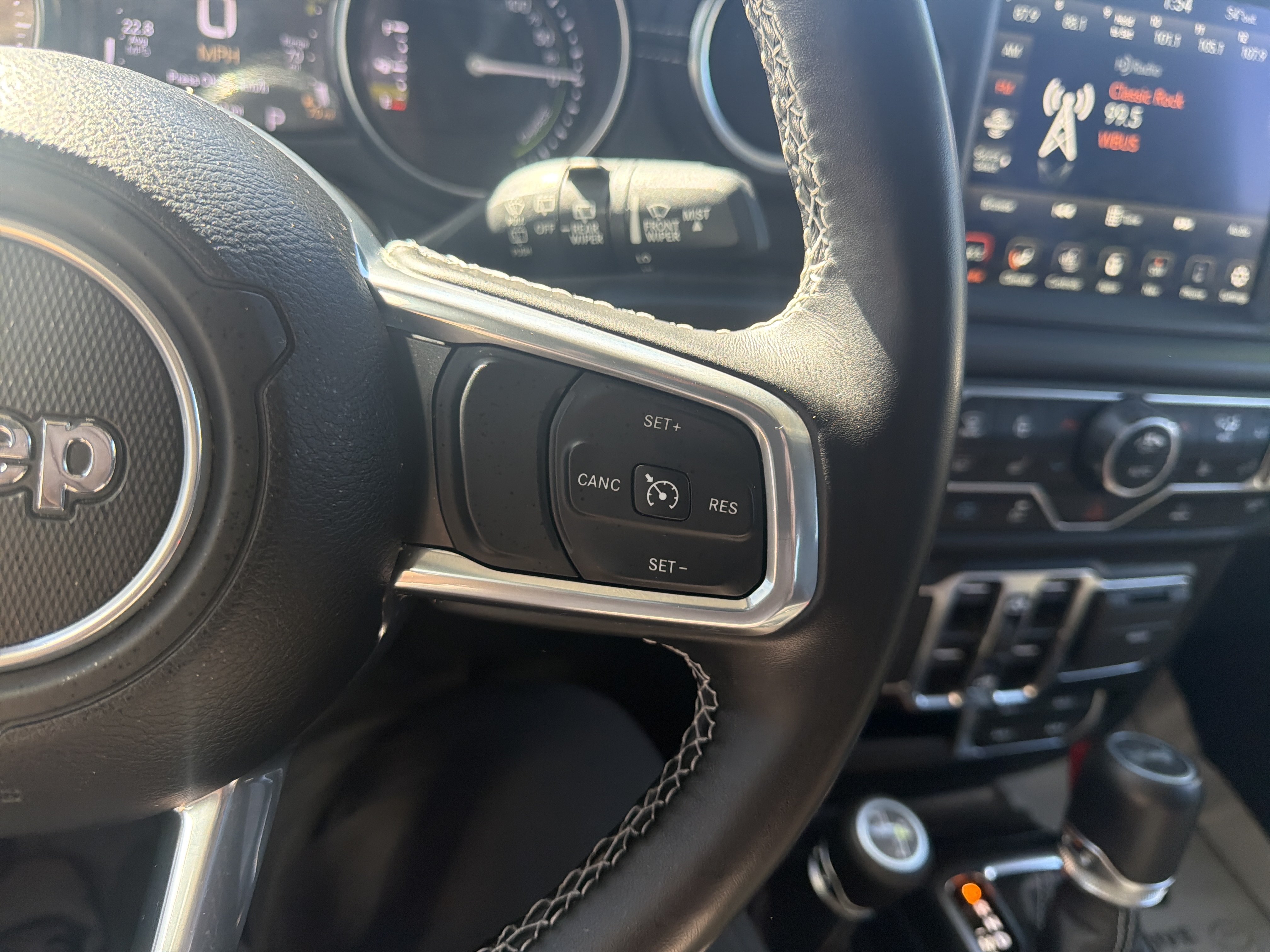 Used 2022 Jeep Wrangler Unlimited Sahara w/ Cold Weather Group AWD/4WD image 19