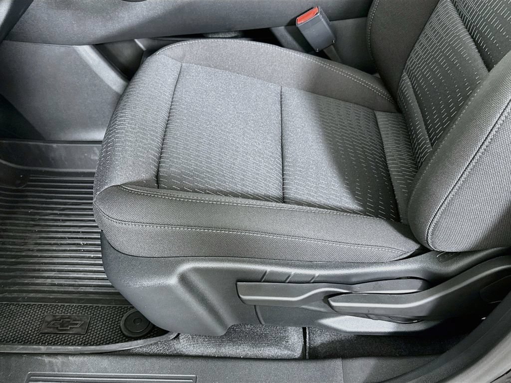 New 2027 Chevrolet Equinox LT w/ Safety and Technology Package FWD image 19