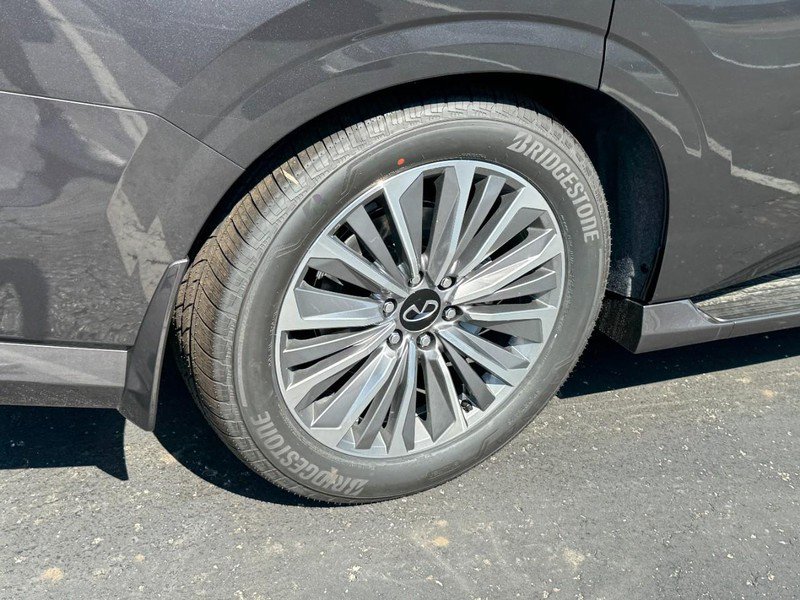 New 2026 INFINITI QX80 Luxe image 4