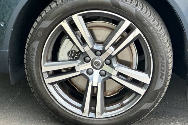 Used 2018 Volvo XC60 T6 Momentum w/ Convenience Package AWD/4WD image 25