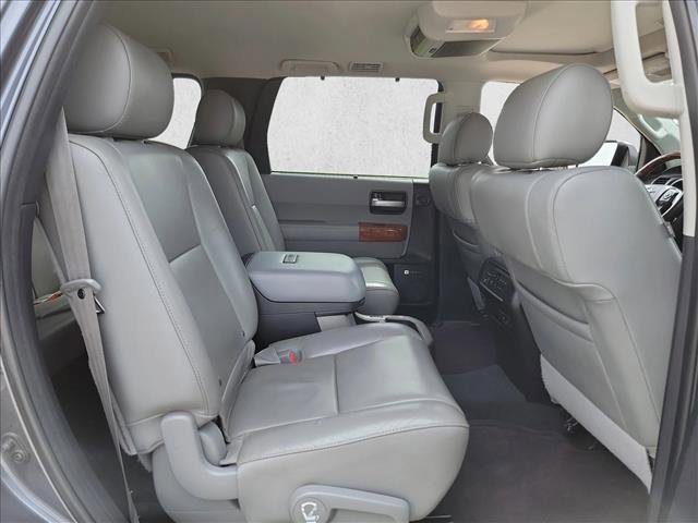 Used 2020 Toyota Sequoia Platinum AWD/4WD image 16